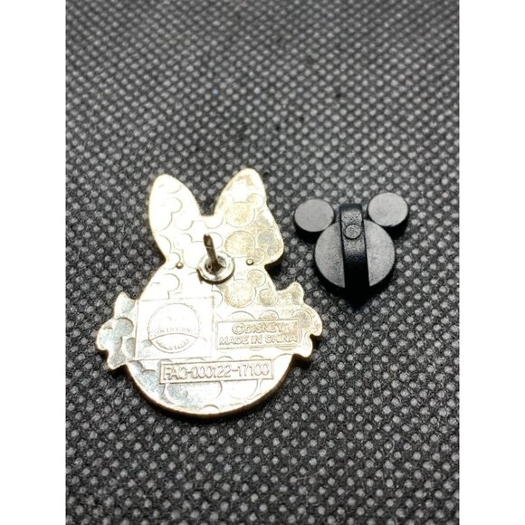 White Rabbit Alice in Wonderland Disney Trading Pin Emoji Blitz Set Nervous 2017 - Picture 3 of 3